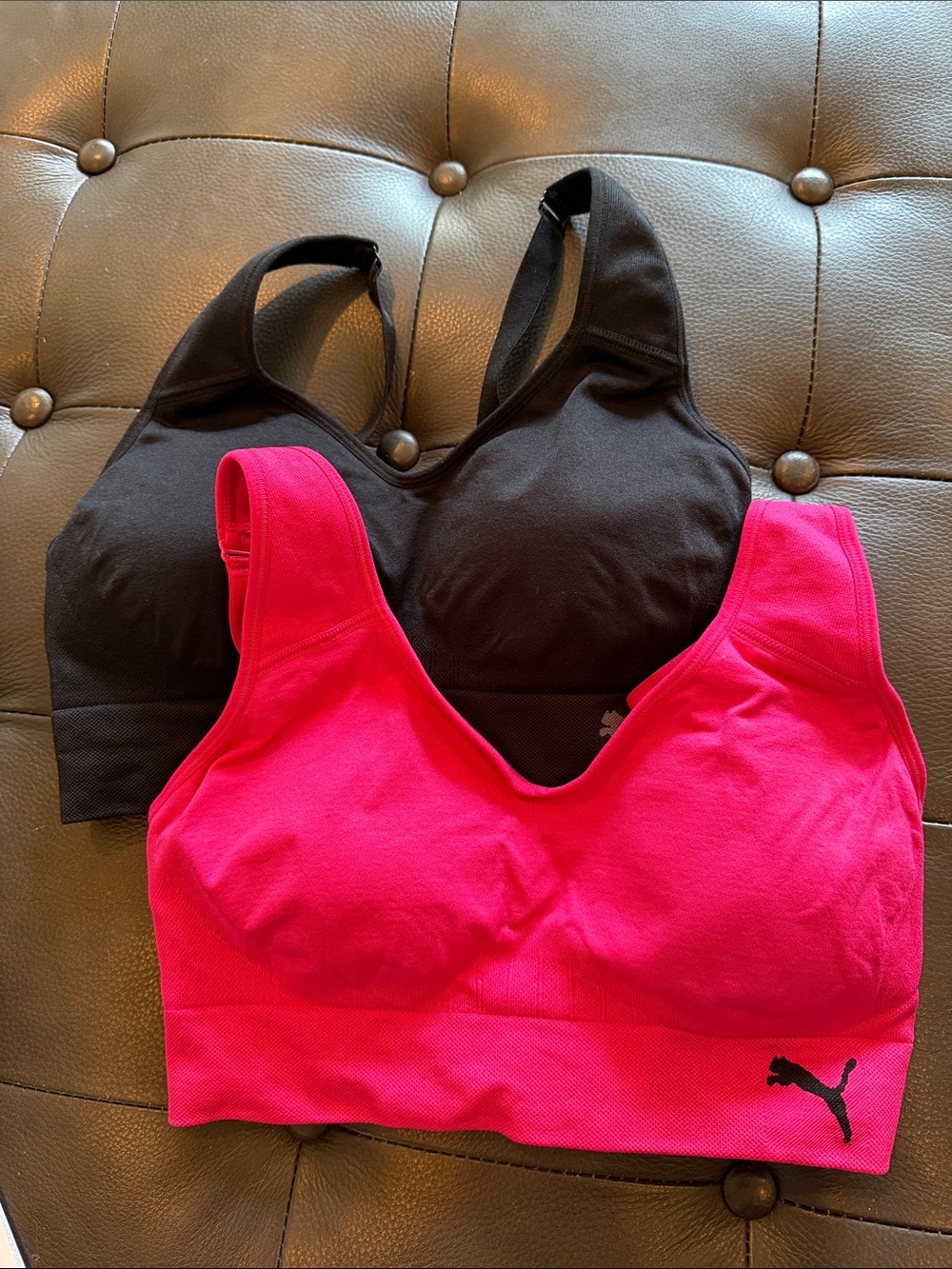PUMA Women's Seamless Sport Bras - Black & Hot Pink